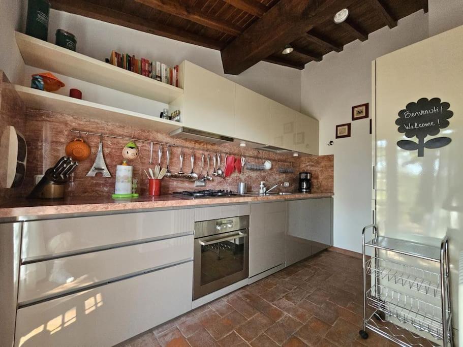 דירות Tavarnuzze Casina Rossa מראה חיצוני תמונה